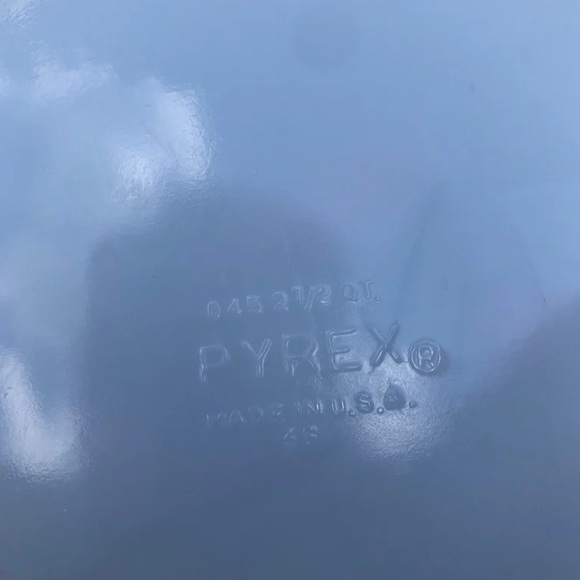 Pyrex Golden Poinsettias With LID 2.5 Qt Oval Casserole 045 Christmas Promo RARE - Picture 9 of 12